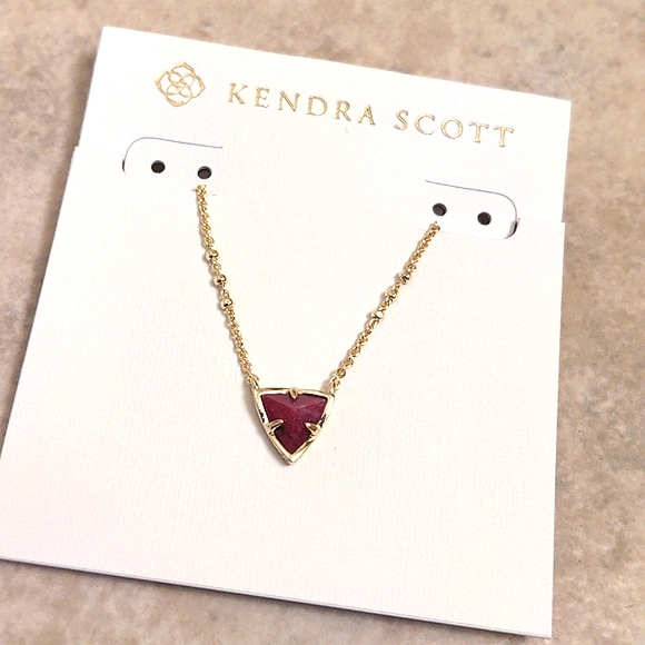 NEW Kendra Scott Perry Gold Pendant Necklace in Raspberry Labradorite - Picture 2 of 7